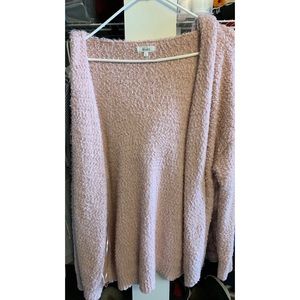 Long-sleeve pink sweater with hoodie